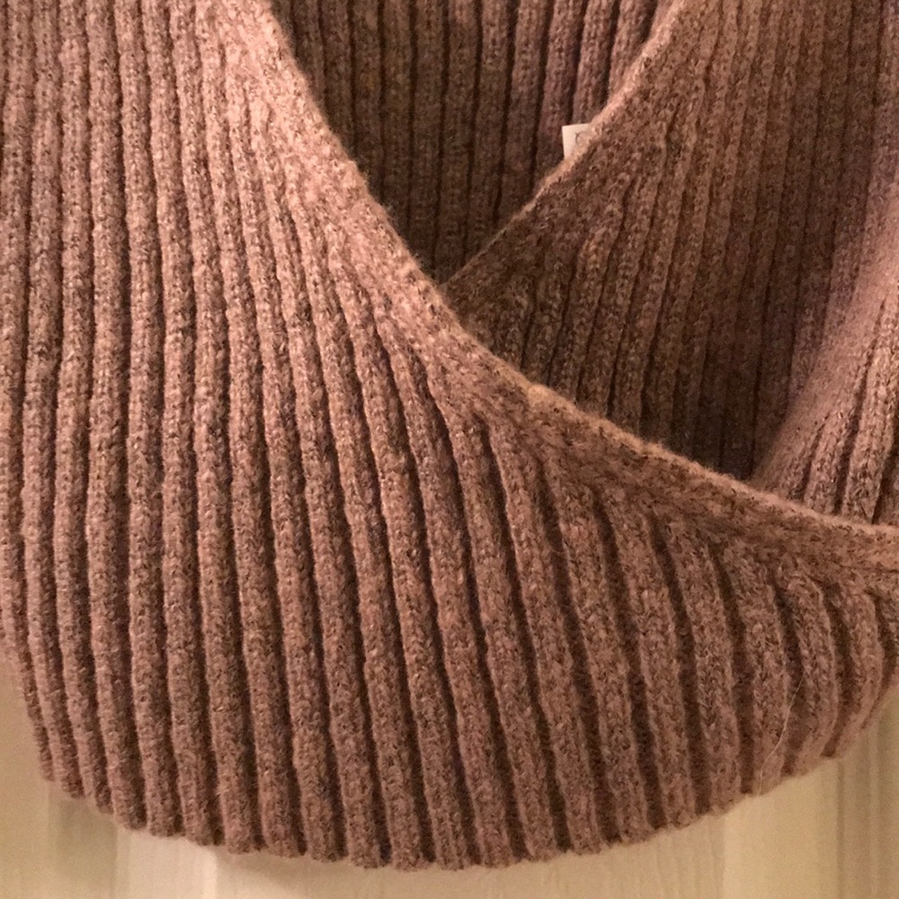 Crop sweater - Picture 2 of 3